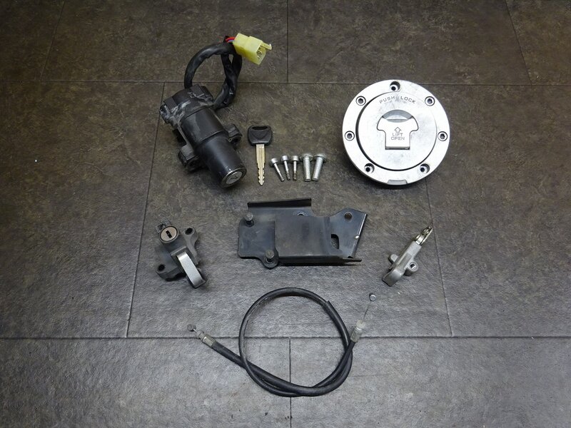 【251206】VTR250(MC33-1602)◆ キーセット メインキー イグニッションキー タンクキャップ シートロック 純正共通キー 【Fi | 中古バイクパーツ通販・買取　ジャンクヤード鳥取　JunkYard