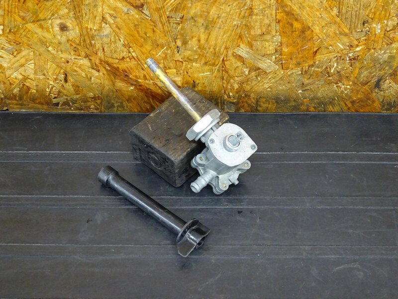 【251212】CBR250RR(MC22-1052)◇ 燃料コック ガソリンコック フューエルコック 【規制前 | 中古バイクパーツ通販・買取　ジャンクヤード鳥取　JunkYard