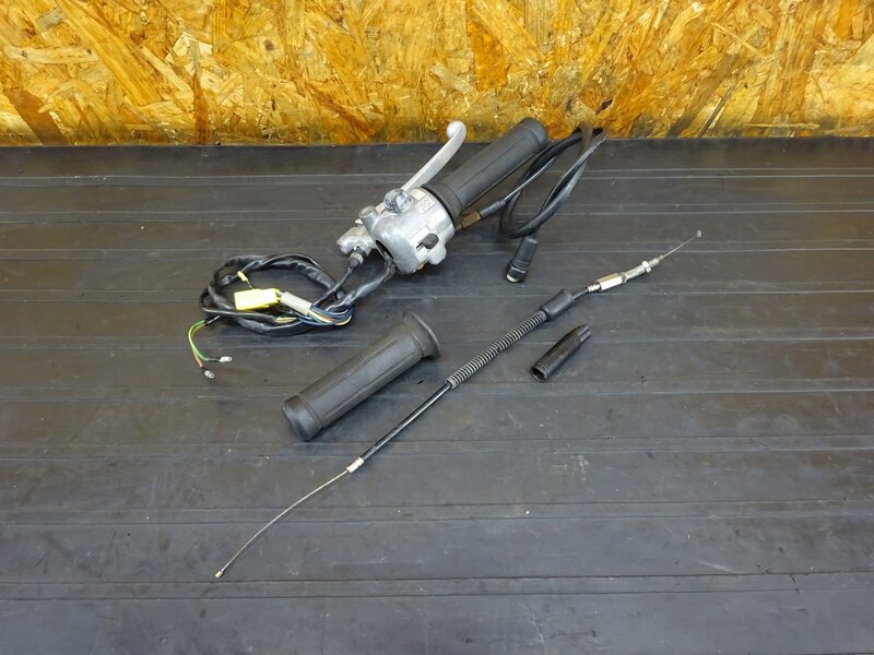 【251229】GT80(3M8-000)◇ ハンドルスイッチ右 アクセルワイヤー スロットル ケーブル 【検:GT50 374 ミニトレ モノサス | 中古バイクパーツ通販・買取　ジャンクヤード鳥取　JunkYard