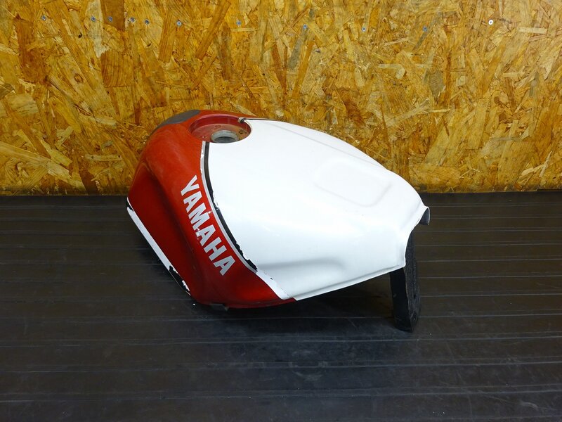 【260112】FZR250R(3LN-281)◇ 燃料タンク ガソリンタンク フューエルタンク 中錆/サラサラ音/凹み有 ジャンク品 | 中古バイクパーツ通販・買取　ジャンクヤード鳥取　JunkYard