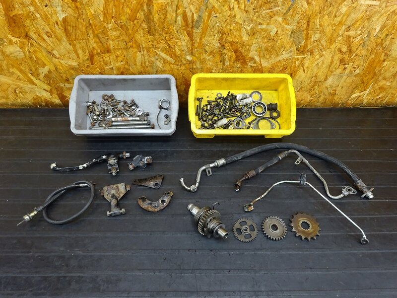 【250602】SR500(2J2-184)◇ ボルトセット エンジンハンガー/ボルト レバー オイルライン/ホース キックギア ※検索：1JN SR400 1JR 2H6 | 中古バイクパーツ通販・買取　ジャンクヤード鳥取　JunkYard