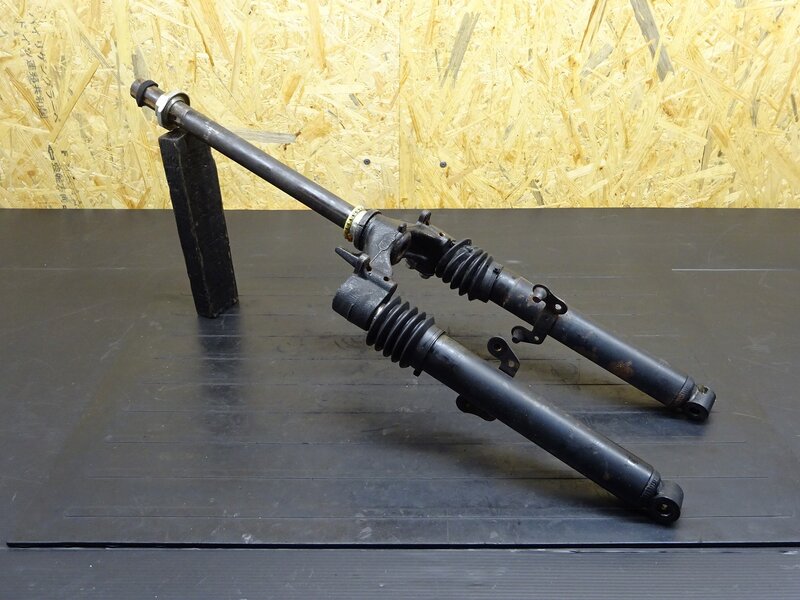 【250622】バイト(AF59-1001)◆ フロントフォーク サスペンション ステム アンダーブラケット ジャンク!! 【検索：AF55 AF56 AF57 AF58 | 中古バイクパーツ通販・買取　ジャンクヤード鳥取　JunkYard