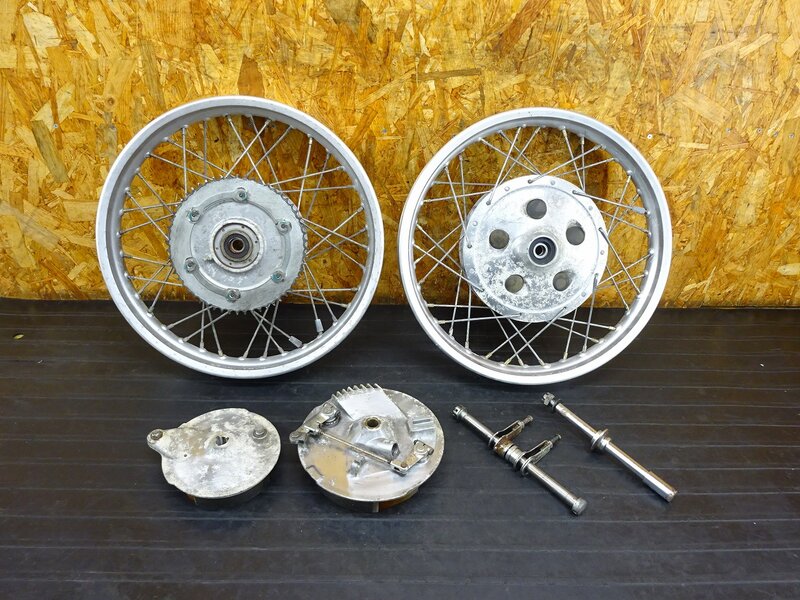 【250702】SR400(1JR-304)◇ ホイール前後セット フロント 18×1.85 リア 18×2.15 ドラムブレーキ 1586km外し!! 【検:SR500 1JN 2J2 2H6 | 中古バイクパーツ通販・買取　ジャンクヤード鳥取　JunkYard