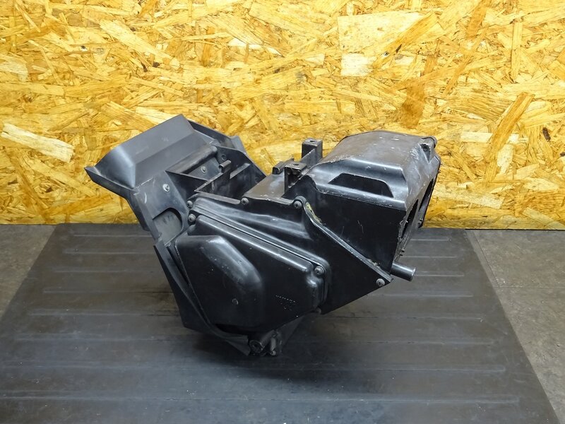 【250814】SRX600(1JK-010)◆ エアクリーナーボックス エアクリボックス エアクリ 削れ有 【SRX400 1JL | 中古バイクパーツ通販・買取　ジャンクヤード鳥取　JunkYard