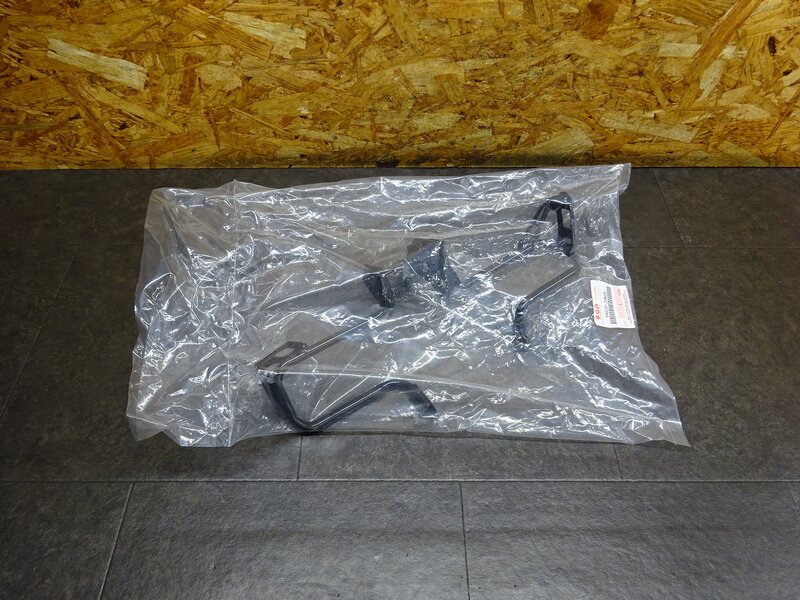 【250816】◆ ラジエターステー アンダー ステー ブラケット スズキ純正部品 94520-20K00 取付車種未確認【検索：GSX250R GSX-R 250 | 中古バイクパーツ通販・買取　ジャンクヤード鳥取　JunkYard