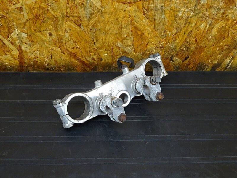 【250913】KDX125SR(DX125A-008)◇ トップブリッジ ハンドルポスト 割れ有 ジャンク!! ※検索:200 220 250 | 中古バイクパーツ通販・買取　ジャンクヤード鳥取　JunkYard