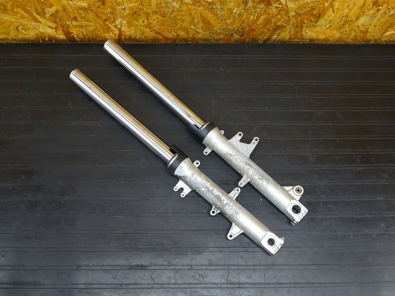 【251002】CBR1100XX◇ フロントフォーク インナーチューブ ボトムケース 錆 腐食有 【ブラックバード SC35 Fi | 中古バイクパーツ通販・買取　ジャンクヤード鳥取　JunkYard