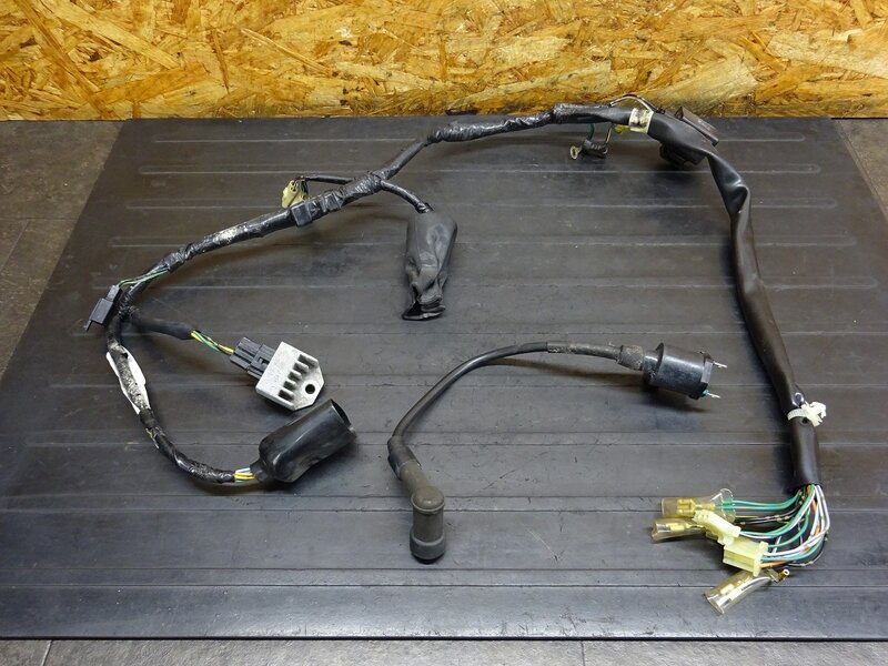 【251101】エイプ100(HC07-1301)◆ メインハーネス レギュレーター イグニッションコイル リレー 【エイプ50 XR100 | 中古バイクパーツ通販・買取　ジャンクヤード鳥取　JunkYard