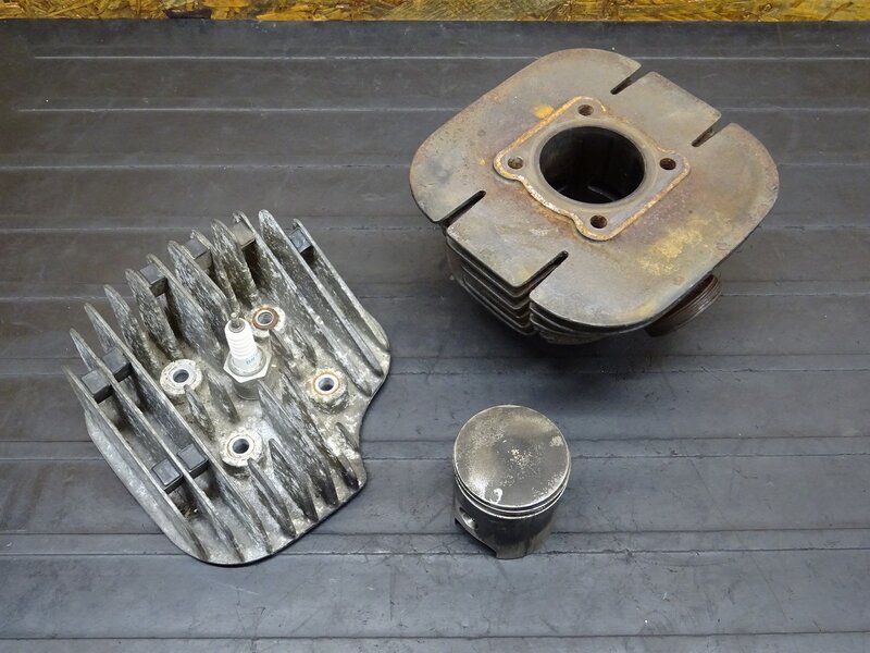 【251229】GT80(3M8-000)◆ シリンダー シリンダーヘッド ピストン 79cc 錆/傷有 ※エンジンパーツ【検:GT50 374 ミニトレ モノサス | 中古バイクパーツ通販・買取　ジャンクヤード鳥取　JunkYard