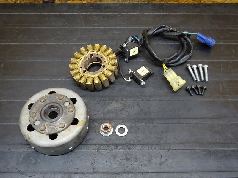 【260207】CRM250R(MD24-1405)◆ ジェネレーターセット ピックアップコイル フライホイール ※エンジンパーツ【検索：CRM250AR MD32 | 中古バイクパーツ通販・買取　ジャンクヤード鳥取　JunkYard