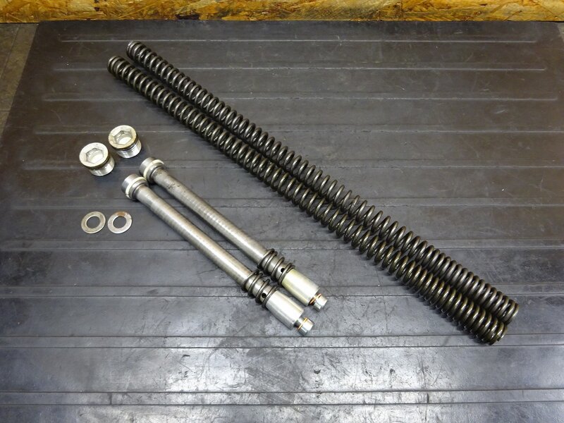 【260302】SR400(1JR-302)◆ フォークスプリング フロントフォークスプリング 曲がり有 【検:SR500 1JN 2J2 2H6 | 中古バイクパーツ通販・買取　ジャンクヤード鳥取　JunkYard