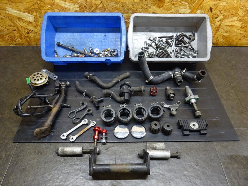 【260306】CB400SF Vtec2(NC39-1044)◆ ボルトセット エンジンボルトセット/ハンガー サイドスタンド ステー ブッシュ 【SPEC2 スペック2 | 中古バイクパーツ通販・買取　ジャンクヤード鳥取　JunkYard