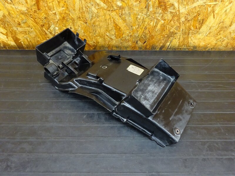 【260312】ゼファー400(ZR400C-094)◇ リアインナーフェンダー リアフェンダー 【C5 | 中古バイクパーツ通販・買取　ジャンクヤード鳥取　JunkYard