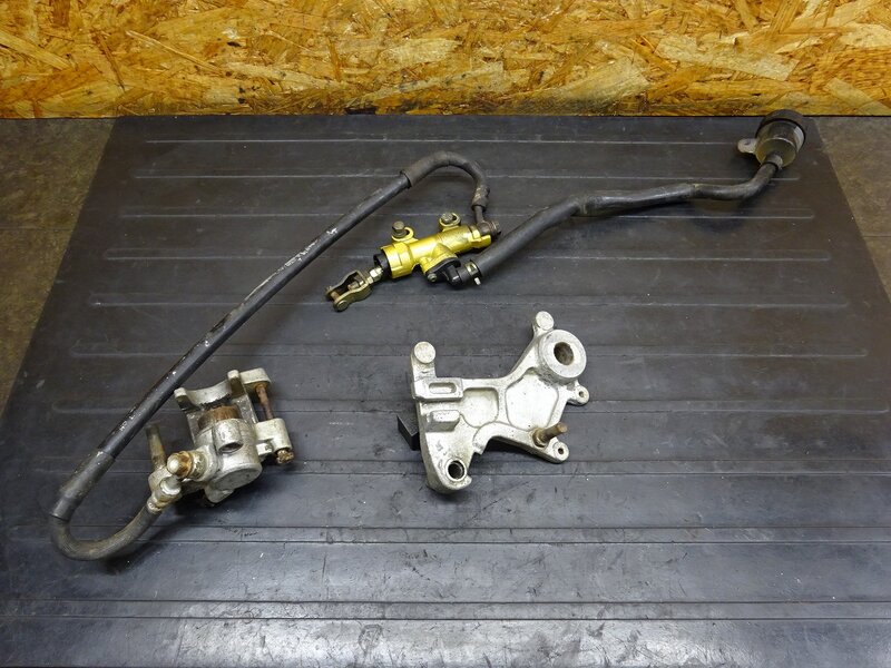 【260314】CRM250AR(MD32-1000)◆ リアブレーキセット リアブレーキキャリパー/サポート 社外マスターシリンダー 【検索：CRM250R MD24 | 中古バイクパーツ通販・買取　ジャンクヤード鳥取　JunkYard