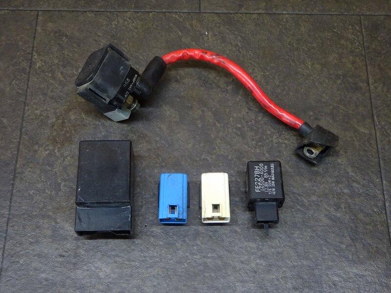 【250526】ドラッグスター400(VH01J-009)◆ リレーセット スターターリレー ウインカーリレー | 中古バイクパーツ通販・買取　ジャンクヤード鳥取　JunkYard