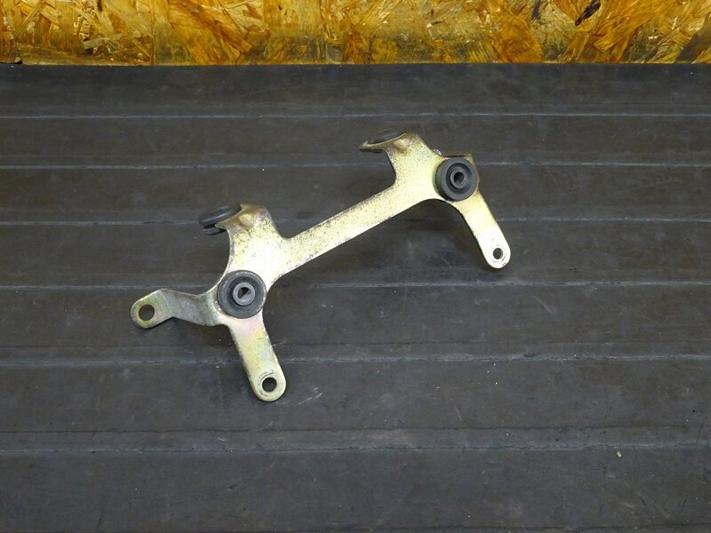 【250621】XJR400(4HM-010)◇ テールランプステー 取付ステー ブラケット 曲がり有 【XJR400R RH02J | 中古バイクパーツ通販・買取　ジャンクヤード鳥取　JunkYard