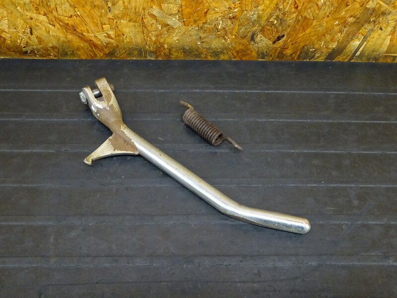 【250713】スティード400(NC26-1441)◇ 社外スタンド ショートスタンド スプリング 錆 削れ有 | 中古バイクパーツ通販・買取　ジャンクヤード鳥取　JunkYard