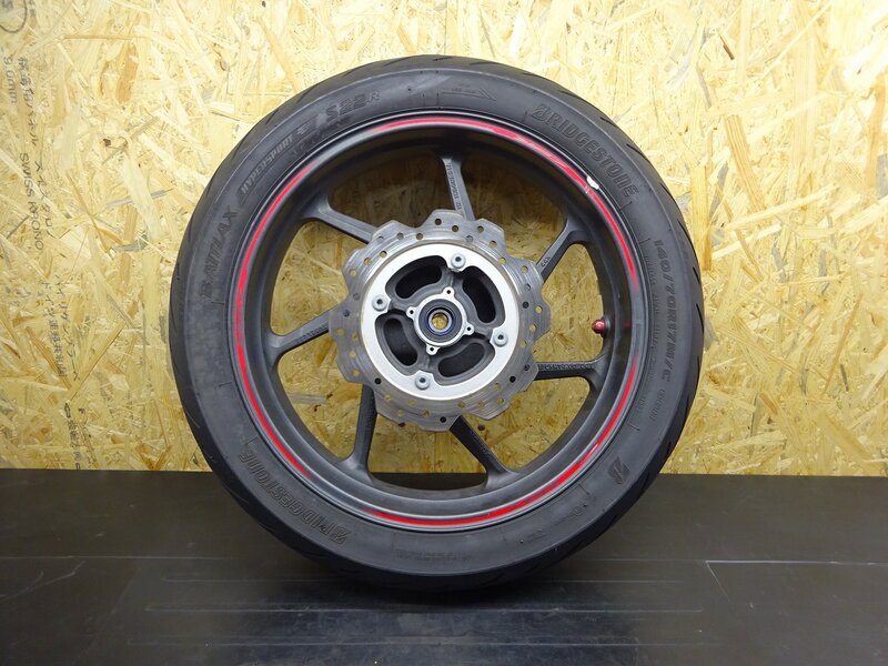 【250720】CBR250RR(MC51-1005)◆ リアホイール 17×4.00 破損有 ジャンク!! | 中古バイクパーツ通販・買取　ジャンクヤード鳥取　JunkYard