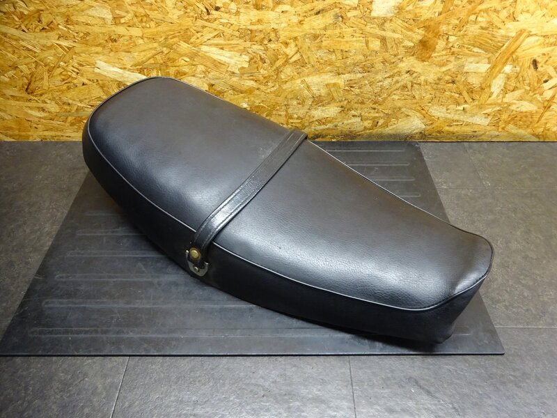 【250803】XS650SP(3G5-000)◆ シート タンデムベルト 書類入れ ボルト残り/破れ有 【SPL スペシャル | 中古バイクパーツ通販・買取　ジャンクヤード鳥取　JunkYard