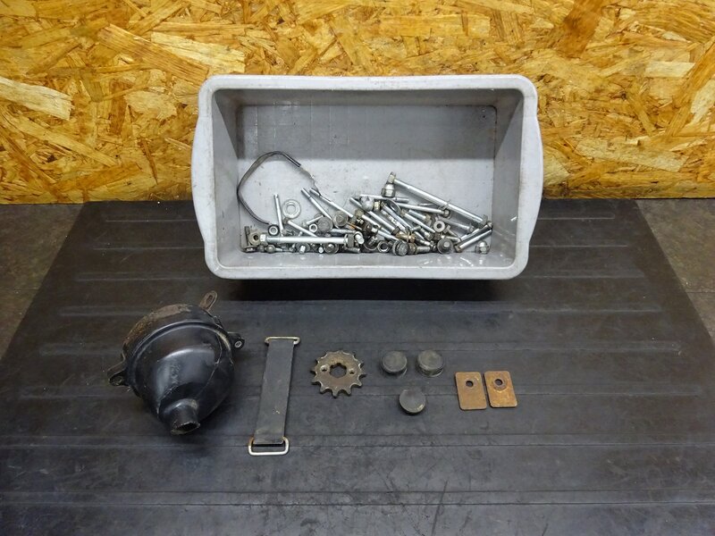 【250919】モンキー(Z50J-1604)◆ ボルトセット エアクリーナーボックス ブッシュ ジャンク 【6V | 中古バイクパーツ通販・買取　ジャンクヤード鳥取　JunkYard