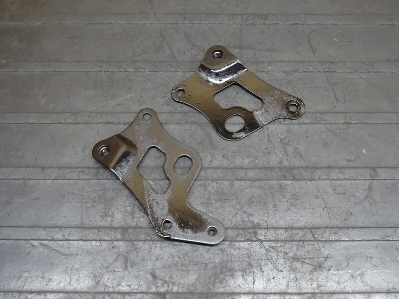【251020】FTR223(MC34-1106)◆ サイドカバーステー シートステー ブラケット 色塗り有 | 中古バイクパーツ通販・買取　ジャンクヤード鳥取　JunkYard