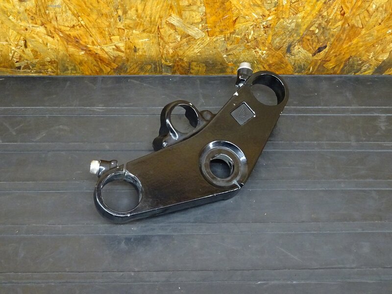 【251038】CBR250RR(MC22)◇ トップブリッジ 色塗り/傷有 | 中古バイクパーツ通販・買取 ジャンクヤード鳥取 JunkYard