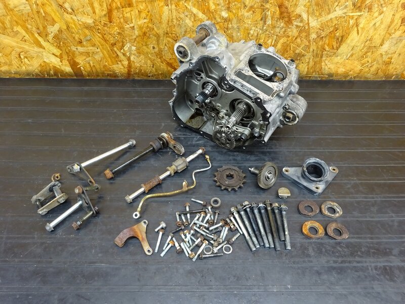 【251109】GB250クラブマン(MC10-1105)◇ エンジン腰下 ミッション クランクシャフト コンロッド エンジンボルト ※エンジンパーツ 【2型 | 中古バイクパーツ通販・買取　ジャンクヤード鳥取　JunkYard