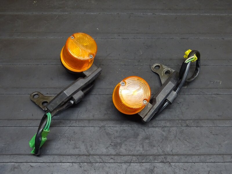 【251114】KDX125SR(DX125A-016)◆ ウインカー2個セット ウィンカー 削れ/割れ有 【検索：200 220 250 | 中古バイクパーツ通販・買取　ジャンクヤード鳥取　JunkYard