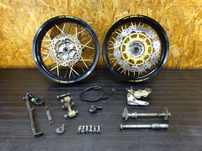 【251202】 CRM250R(MD24-1402)◆ 社外ホイール前後set F:17×3.00 R:17×3.50 エキセルリム ビックローター 320mm ブレンボ | 中古バイクパーツ通販・買取　ジャンクヤード鳥取　JunkYard