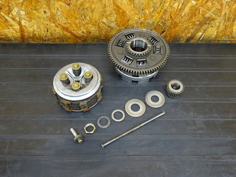 【251208】GSX400インパルス(GK79A-100)◇ クラッチ クラッチハウジング ※エンジンパーツ【GSX400S カタナ GK77A | 中古バイクパーツ通販・買取　ジャンクヤード鳥取　JunkYard