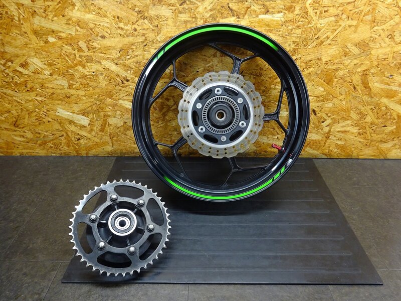 【251220】Ninja250(EX250L-019)◆ リアホイール 17×4.00 リアホイールハブ スプロケット 44T 【ABS付 | 中古バイクパーツ通販・買取　ジャンクヤード鳥取　JunkYard