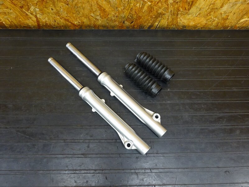 【260105】クロスカブ110(JA45-1003)◇ フロントフォーク インナーチューブ ボトムケース フォークブーツ 錆有 | 中古バイクパーツ通販・買取　ジャンクヤード鳥取　JunkYard