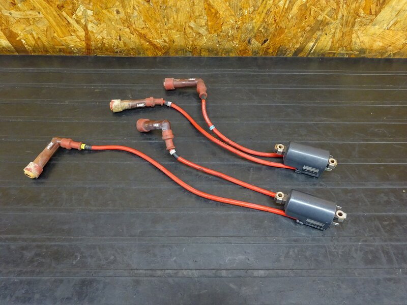 【260112】FZR250R(3LN-281)◇ イグニッションコイル 社外プラグコード キジマ プラグキャップ NGK 割れ有 | 中古バイクパーツ通販・買取　ジャンクヤード鳥取　JunkYard