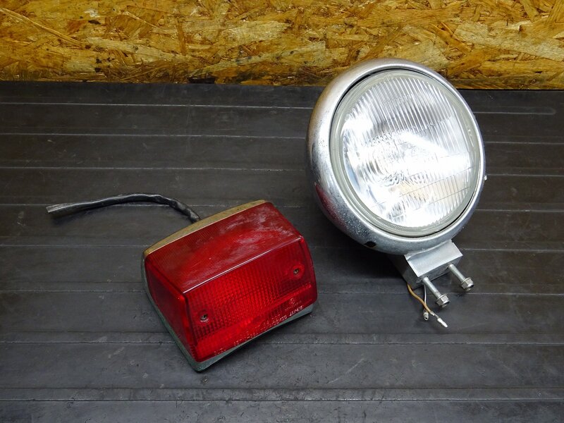 【260205】サベージ650(NP41A-104)◆ ヘッドライト ヘッドライトレンズ/ケース テールランプ メッキ剥がれ有 【サベージ400 | 中古バイクパーツ通販・買取　ジャンクヤード鳥取　JunkYard