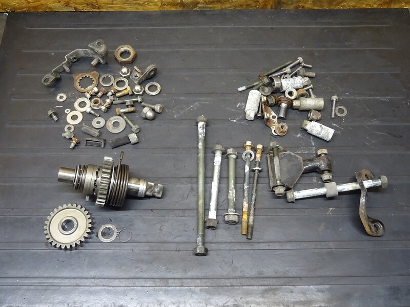 【260215】SR400(RH01J-008)● ボルトセット エンジンボルト ジャンク ※エンジンパーツ 4629km外し | 中古バイクパーツ通販・買取　ジャンクヤード鳥取　JunkYard