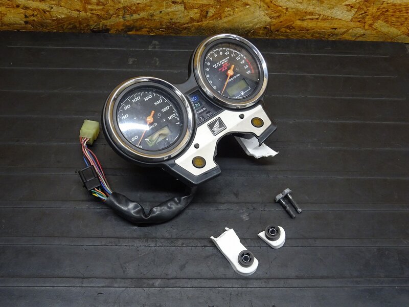 【260306】CB400SF Vtec2(NC39-1044)◆ スピードメーター タコメーター インジケーターランプ 液晶焼け/破損有 【SPEC2 スペック2 | 中古バイクパーツ通販・買取　ジャンクヤード鳥取　JunkYard