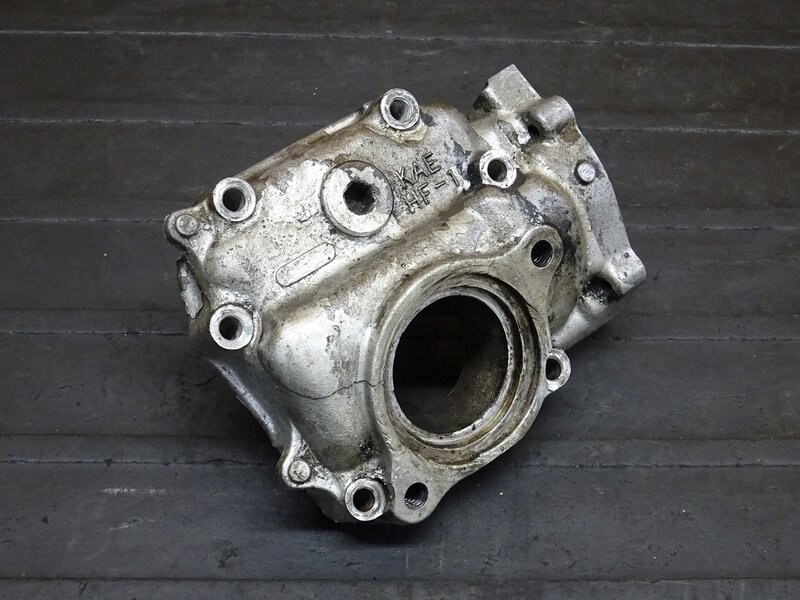 【260314】CRM250AR(MD32-1000)◆ シリンダーカバー シリンダーサイド/エンジンカバー 割れ有 ※エンジンパーツ 【検索：CRM250R MD24 | 中古バイクパーツ通販・買取　ジャンクヤード鳥取　JunkYard