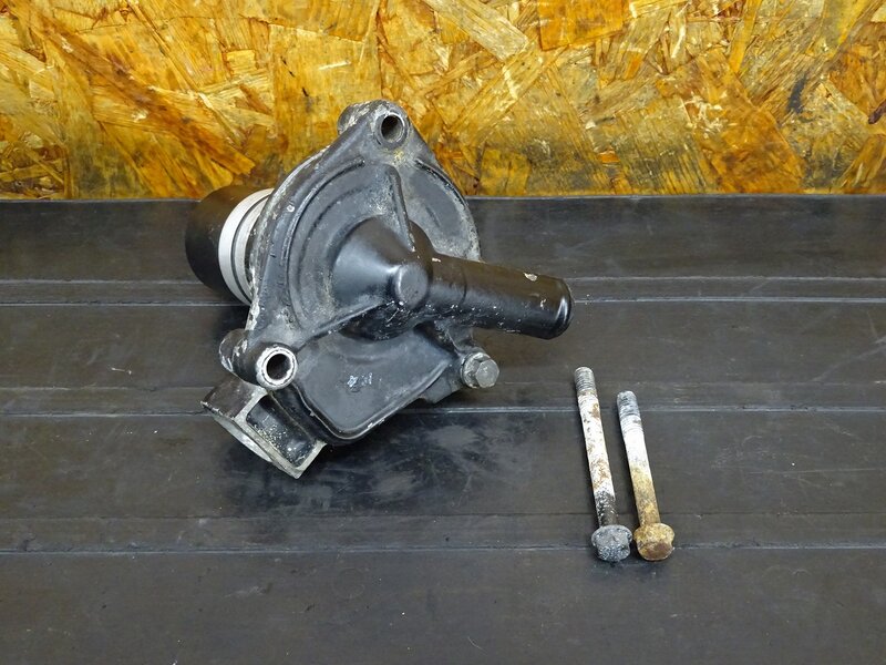 【260316】VT250F(MC08-1018)◇ ウォーターポンプ ウォーターポンプカバー ウオーターポンプ ※エンジンパーツ 【丸フレーム | 中古バイクパーツ通販・買取　ジャンクヤード鳥取　JunkYard