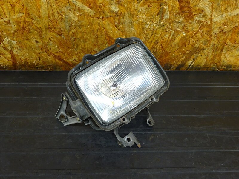 【260316】VT250F(MC08-1018)◇ ヘッドライト ヘッドライトレンズ ヘッドライトステー 【丸フレーム | 中古バイクパーツ通販・買取　ジャンクヤード鳥取　JunkYard