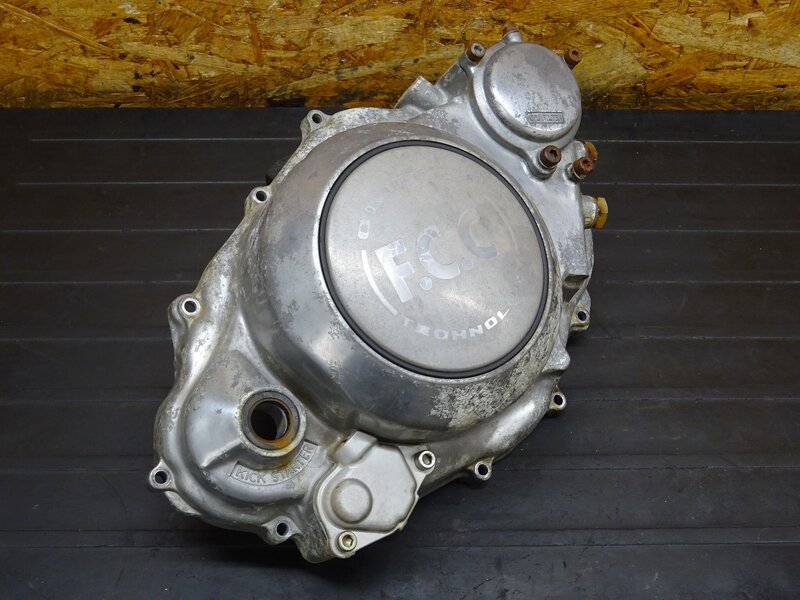 【260317】◆ エンジンカバー右 クラッチカバー F.C.C 腐食有 ※エンジンパーツ【検索：SRX400/600 XT600 テネレ | 中古バイクパーツ通販・買取　ジャンクヤード鳥取　JunkYard