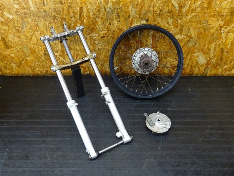 【241014】TW200(2JL-035)■ フロント足回りセット ホイール 18×2.50 ドラム フロントフォーク アクスルシャフト 【DG07J TW225 DG09J | 中古バイクパーツ通販・買取　ジャンクヤード鳥取　JunkYard