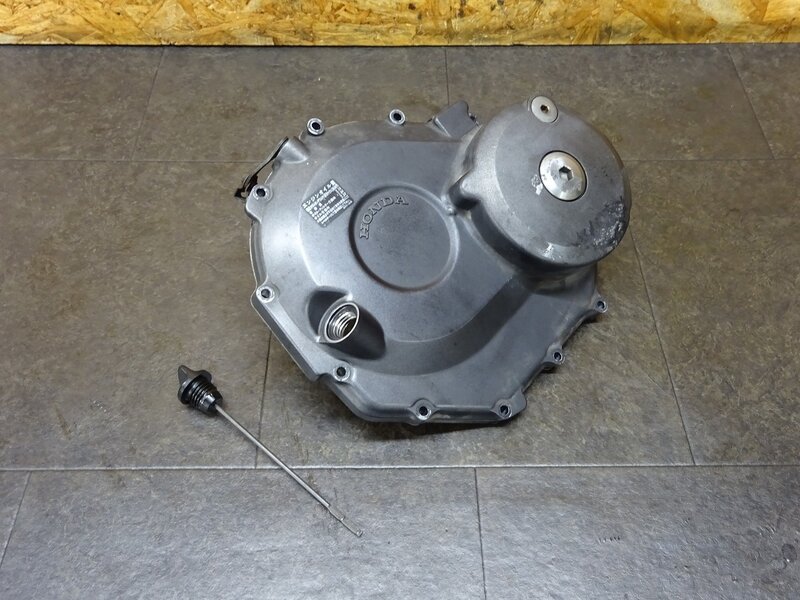 【250505】CBR250RR(MC22-1009)◆ エンジンカバー右 クラッチカバー 削れ有 オイルフィラーキャップ ※エンジンパーツ MC14E | 中古バイクパーツ通販・買取　ジャンクヤード鳥取　JunkYard