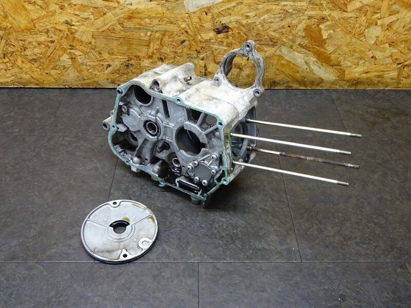 【250611】マグナ50(AC13-1100)◆ クランクケース左右セット ニュートラルセンサー/スイッチ 腐食有 | 中古バイクパーツ通販・買取　ジャンクヤード鳥取　JunkYard