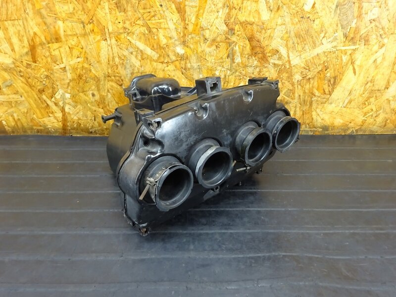 【250621】XJR400(4HM-010)◇ エアクリーナーボックス エアクリボックス エアクリ 削れ 割れ ボルト欠品有 【XJR400R RH02J | 中古バイクパーツ通販・買取　ジャンクヤード鳥取　JunkYard