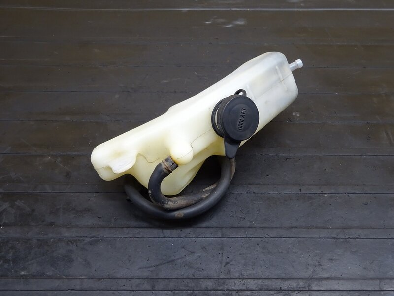 【250704】PS250(MF09-1001)◆ リザーブタンク クーラントタンク 【角目 | 中古バイクパーツ通販・買取　ジャンクヤード鳥取　JunkYard