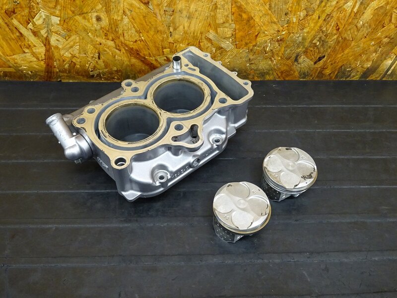 【250709】CBR250RR(MC51-1005)◇ シリンダー ピストン ※エンジンパーツ | 中古バイクパーツ通販・買取　ジャンクヤード鳥取　JunkYard