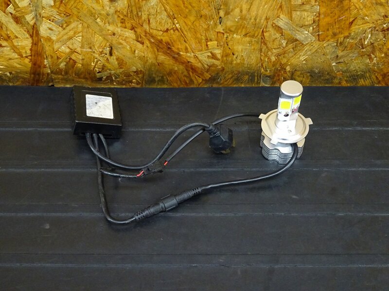 【250722】◇ LEDバルブ(2) LEDヘッドライトバルブ H4 | 中古バイクパーツ通販・買取　ジャンクヤード鳥取　JunkYard