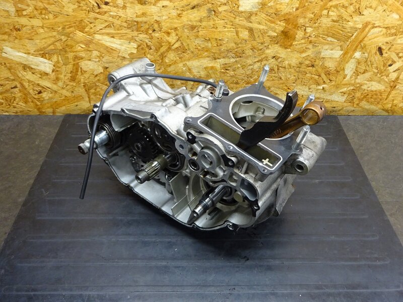 【250724】SR400(1JR-269)◆ エンジン腰下 ミッション コンロッド クランクケース/シャフト ※エンジンパーツ【検:SR500 1JN 2J2 2H6 | 中古バイクパーツ通販・買取　ジャンクヤード鳥取　JunkYard