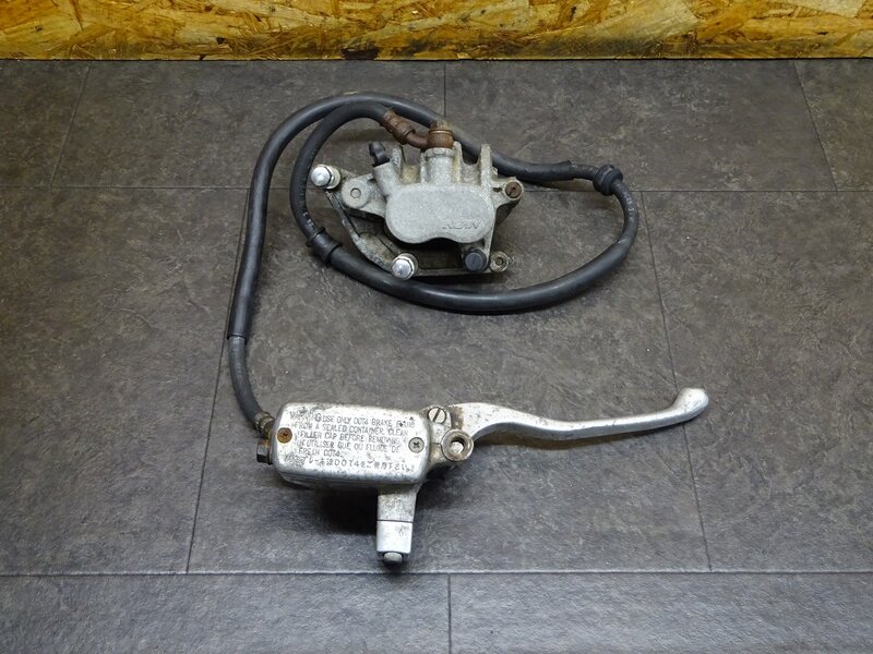 【250801】マグナ250(MC29-1029)◆ フロントブレーキセット フロントブレーキキャリパー マスターシリンダー 腐食有 | 中古バイクパーツ通販・買取　ジャンクヤード鳥取　JunkYard