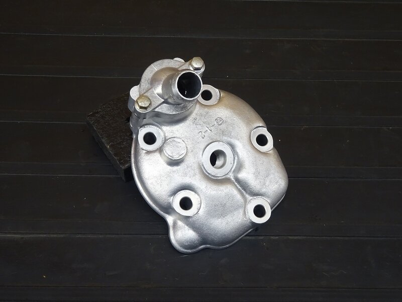 【250913】KDX125SR(DX125A-008)● シリンダーヘッドカバー エンジンカバー ※エンジンパーツ 検索:200 220 250 | 中古バイクパーツ通販・買取　ジャンクヤード鳥取　JunkYard
